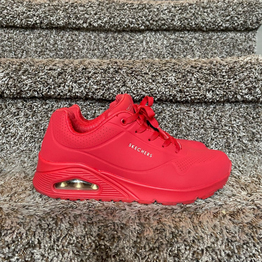 Skechers special edition Los Angeles Red/Gold! Excellent condition